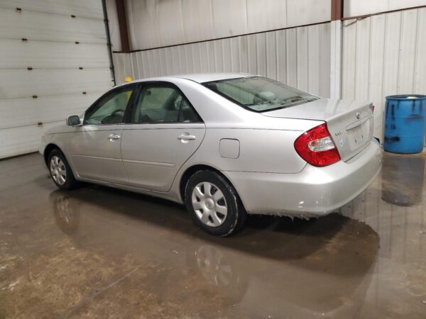 TOYOTA CAMRY SILVER - 4T1BE32K44U913977