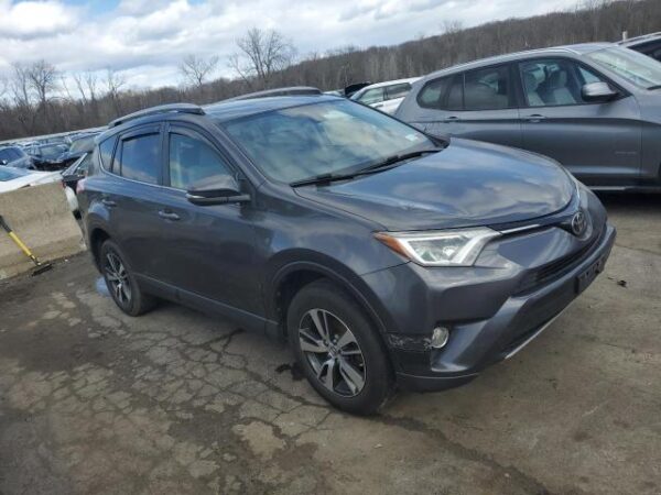 Toyota RAV4 2017 - JTMRFREV5HJ708796