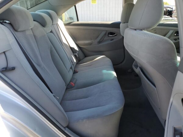 TOYOTA CAMRY SILVER - 4T1BF3EK6BU775316