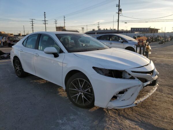 TOYOTA CAMRY WHITE - 4T1T11AK3PU170223