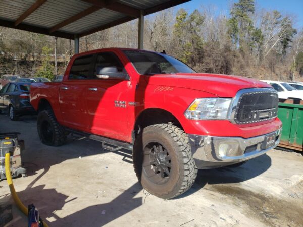 RAM 1500 RED - 3C6RR7LT7GG163902