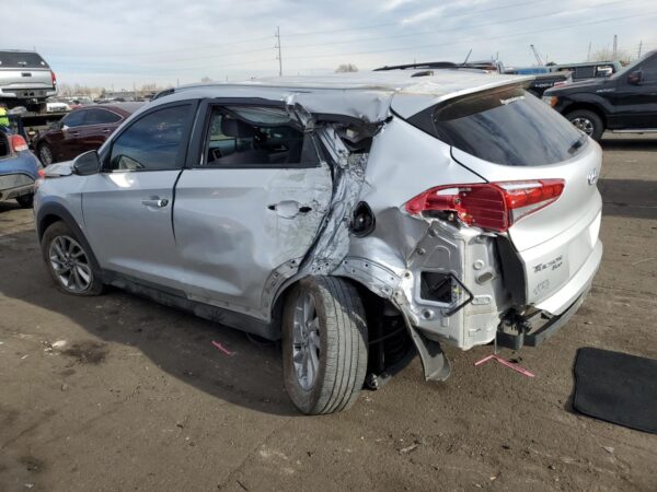 HYUNDAI TUCSON SILVER - KM8J3CA28GU110774