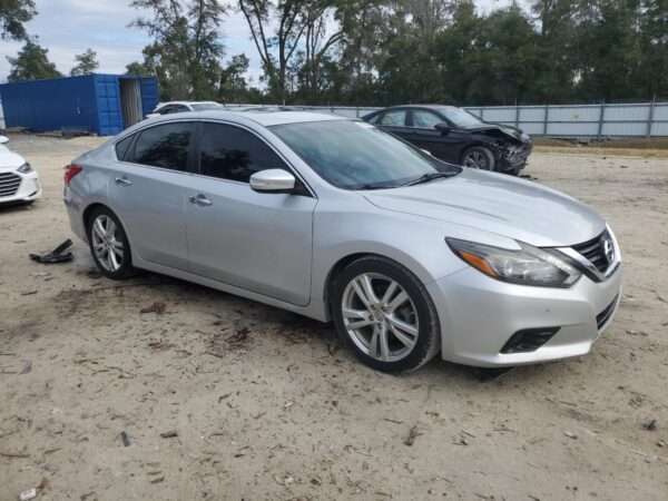 NISSAN ALTIMA SILVER - 1N4BL3AP9HC135006