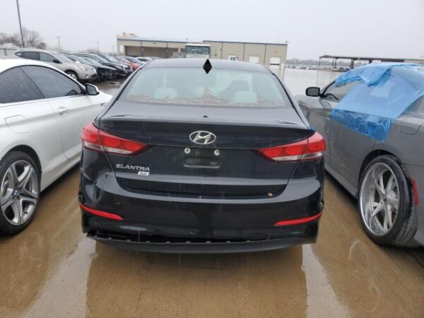 Hyundai Elantra 2017 - 5NPD74LFXHH113635
