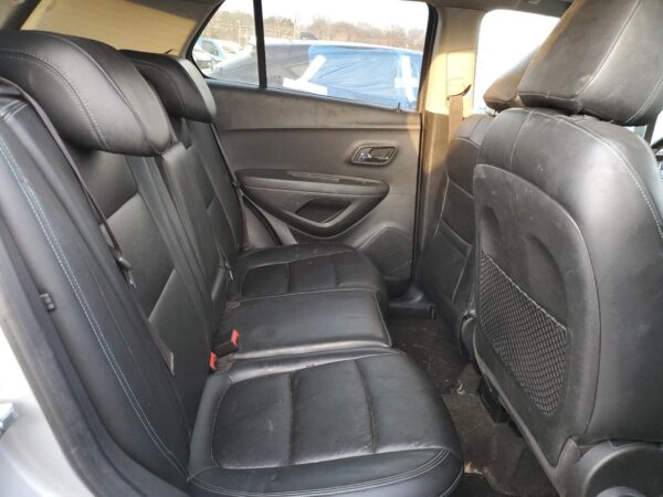 CHEVROLET TRAX SILVER - KL7CJRSB5GB506478