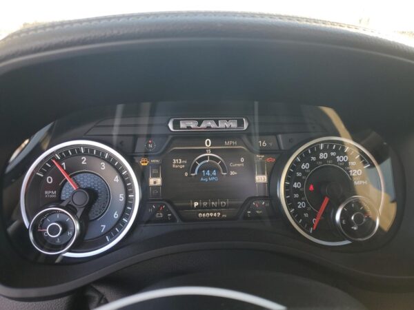 RAM 1500 WHITE - 1C6SRFJT0LN235989