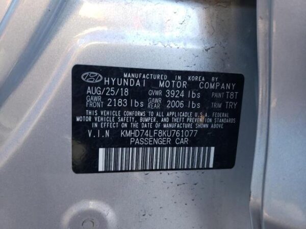 Hyundai Elantra 2019 - KMHD74LF8KU761077