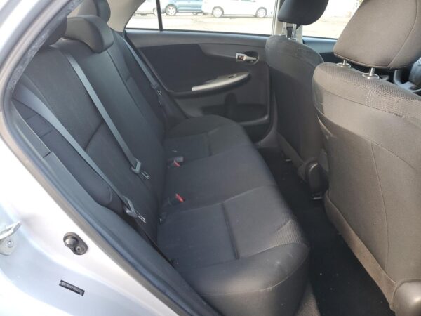 TOYOTA COROLLA SILVER - 2T1BU4EE6BC669102