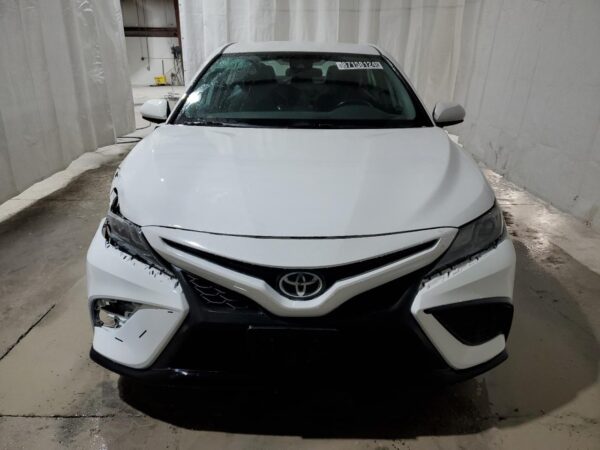 TOYOTA CAMRY WHITE - 4T1G11AK8MU454251