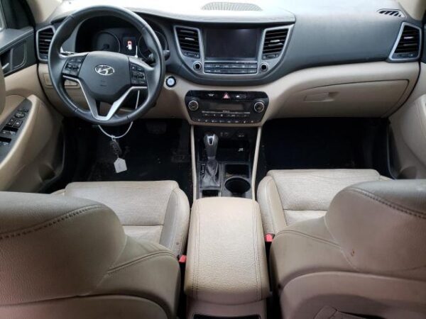 Hyundai Tucson 2016 - KM8J33A20GU222159
