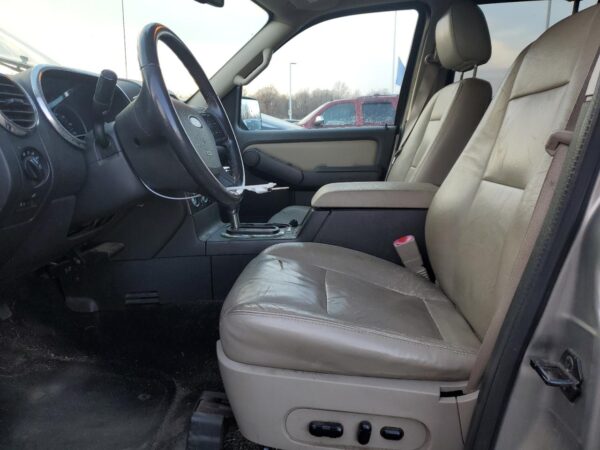 FORD EXPLORER GRAY - 1FMEU73E18UA69080