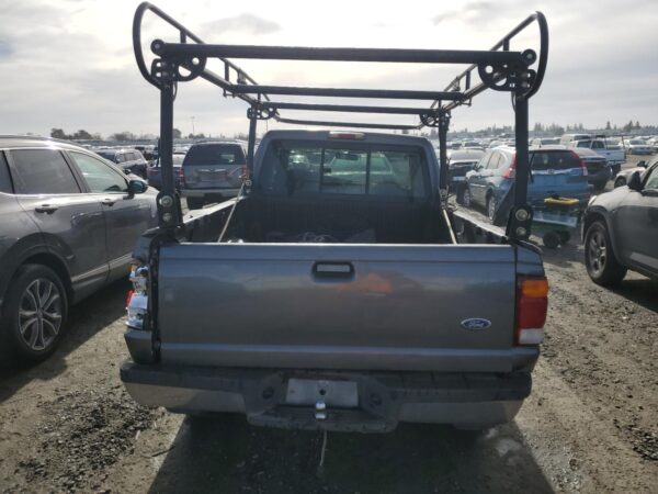 FORD RANGER GRAY - 1FTZR15V3XPB35269