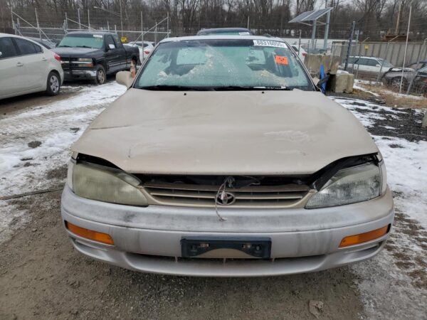 TOYOTA CAMRY GOLD - 4T1BG12KXTU817722