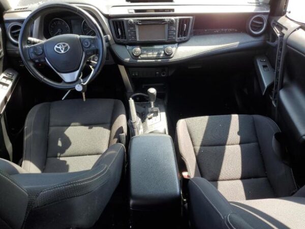 Toyota RAV4 2018 - JTMWFREV0JJ171148