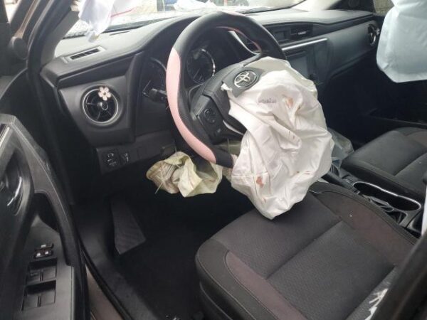 Toyota COROLLA 2018 - 2T1BURHE4JC098605