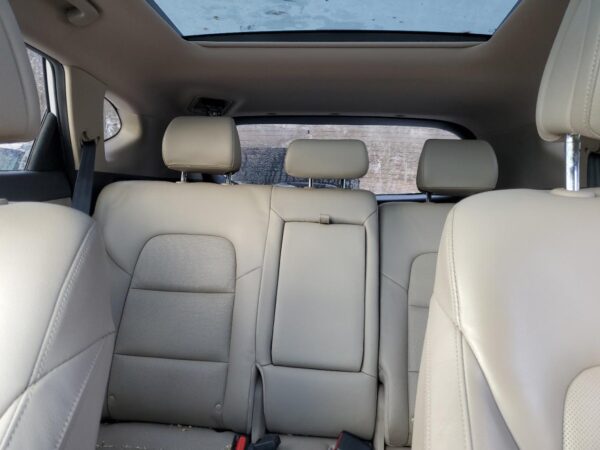 HYUNDAI TUCSON WHITE - KM8J3CA27GU031113