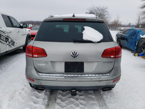 VOLKSWAGEN TOUAREG SILVER - WVGFG9BP9BD001966