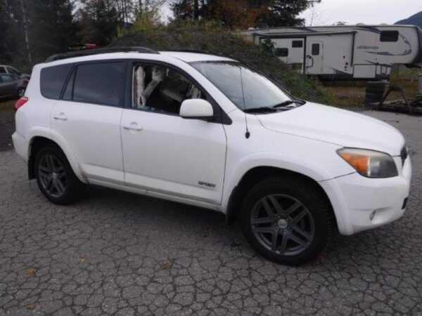 TOYOTA RAV4 WHITE - JTMBD32V765044631