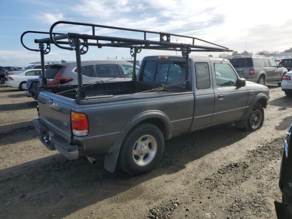 FORD RANGER GRAY - 1FTZR15V3XPB35269