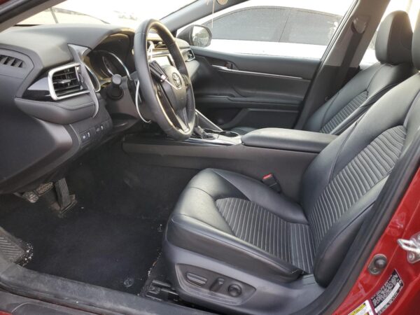 TOYOTA CAMRY MAROON - 4T1B11HK6JU646666