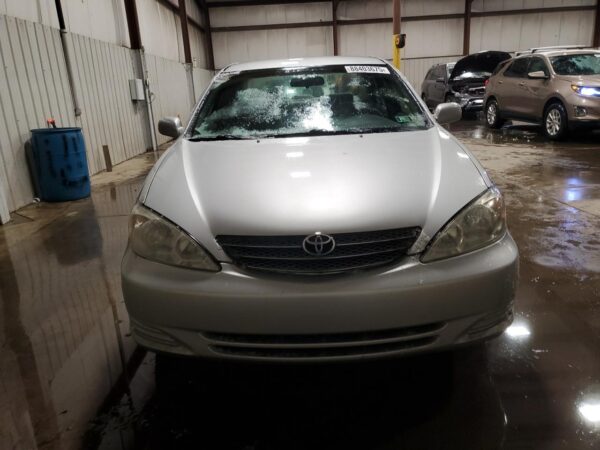 TOYOTA CAMRY SILVER - 4T1BE32K44U913977