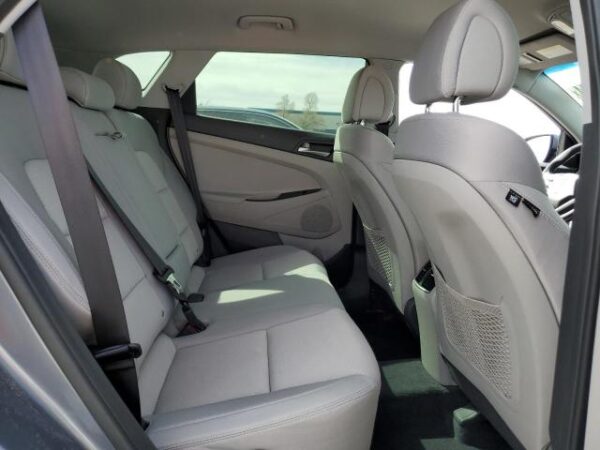 Hyundai Tucson 2018 - KM8J3CAL8JU805238