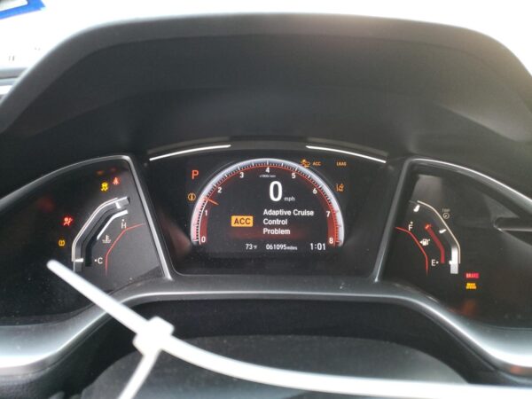 HONDA CIVIC WHITE - 2HGFC2F89KH571528