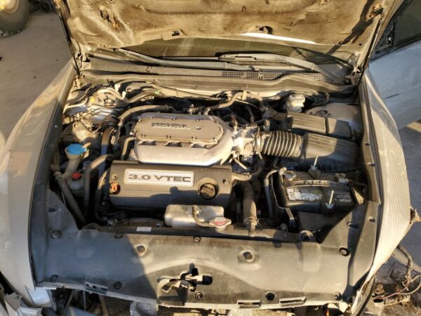 HONDA ACCORD SILVER - 1HGCM82617A006767