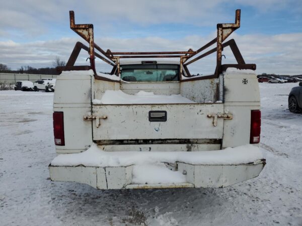 GMC SIERRA WHITE - 1GTGC24R5VE524801