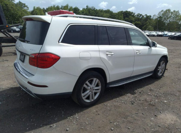 Mercedes-Benz GL 450 2013 White 4.6L — 4JGDF7CE1DA199491