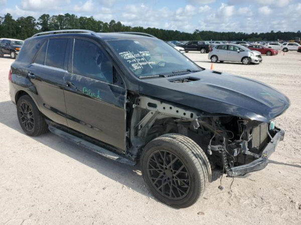 2016 Mercedes-Benz GLE350 4MATIC Black — 4JGDA5HB6GA768695