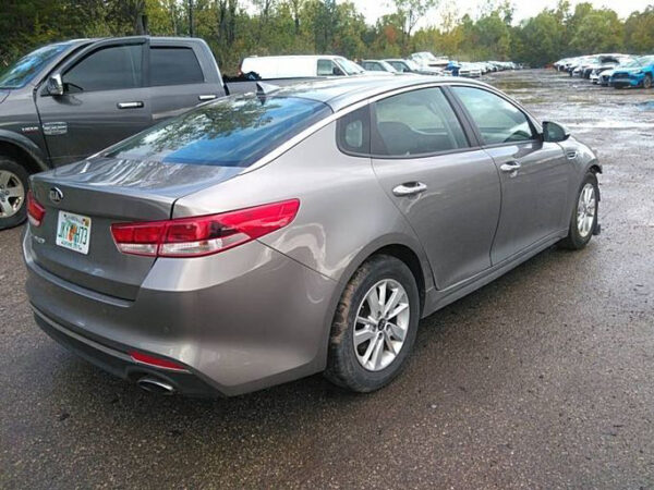 Kia Optima 2018 LX Gray 2.4L- 5XXGT4L32JG234997
