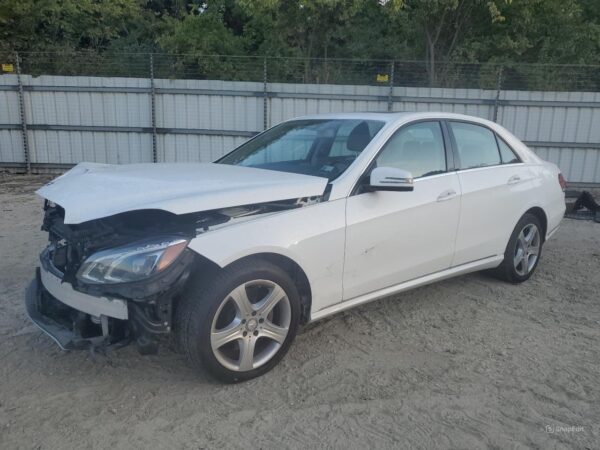 2015 Mercedes-Benz E300 WHITE - WDDHF5FB0GB220640