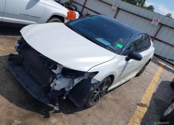 2018 Toyota Camry White - 4T1BZ1HK5JU003573