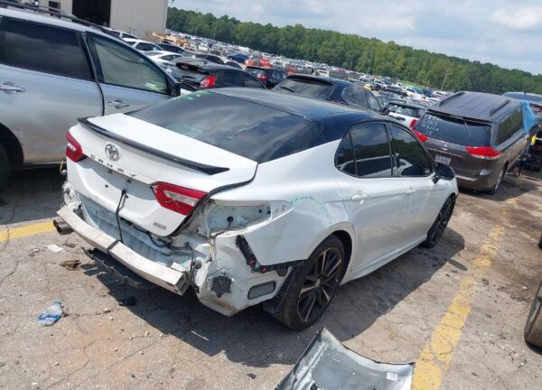 2018 Toyota Camry White - 4T1BZ1HK5JU003573