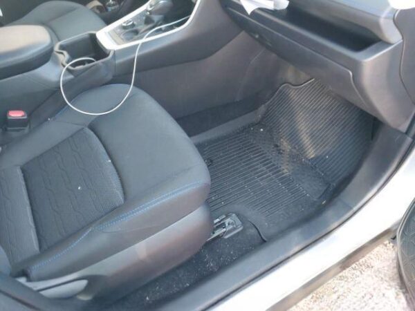 Toyota RAV4 Hybrid 2021 Silver 2.5L 4 — JTMDW3FV70D054848