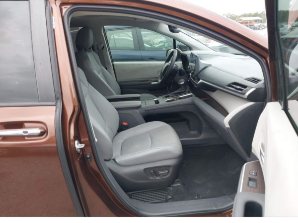 Toyota Sienna 2022 Brown - 5TDGRKEC9NS129216