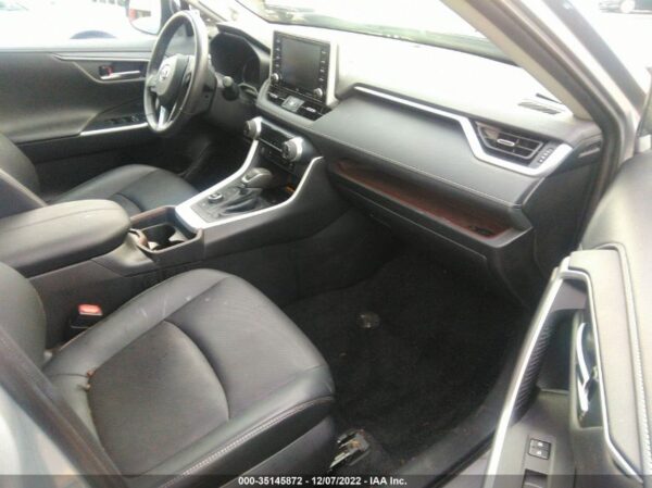 2020 Toyota RAV4 Silver - 2T3DWRFV5LW085327