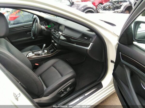 Bmw 528I Xdrive 2014 White 2.0L — WBA5A7C55ED615983