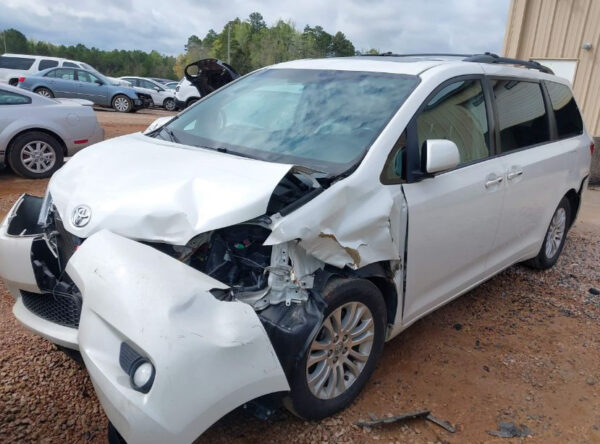 2014 Toyota Sienna XLE LIMITED White - 5TDDK3DCXES032351