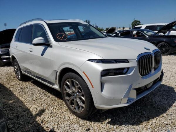 BMW X7 M60iX 2023 White — 5UX33EM04P9N46400
