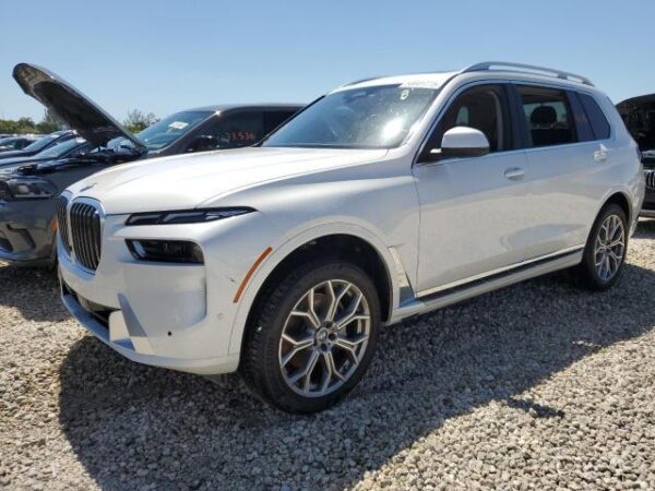 BMW X7 M60iX 2023 White — 5UX33EM04P9N46400