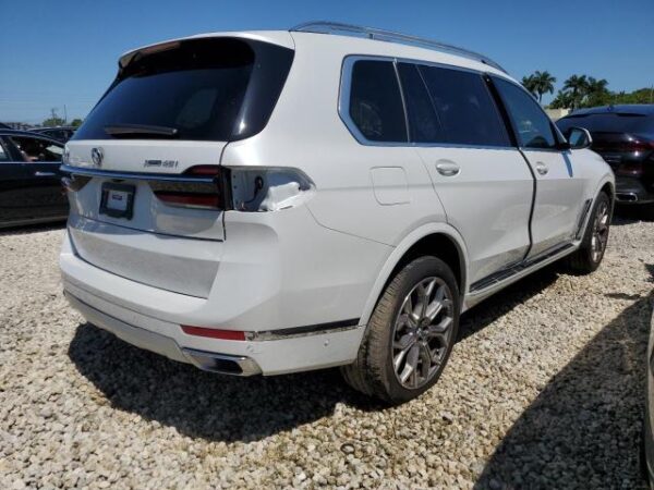 BMW X7 M60iX 2023 White — 5UX33EM04P9N46400